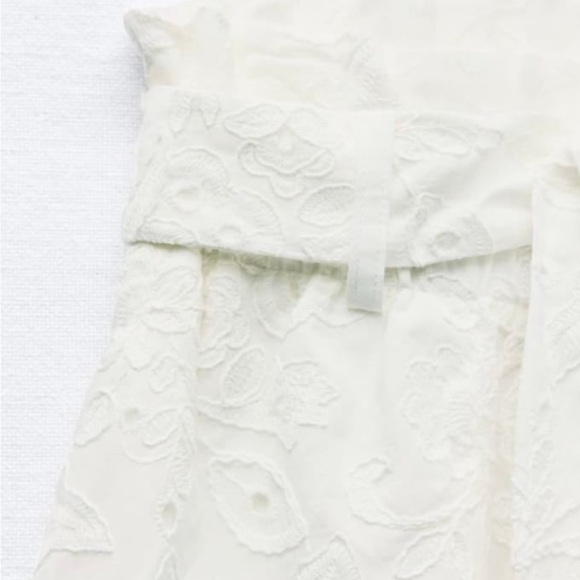 Zara embroidered short pants with belt. Size Medium. - Picture 4 of 4